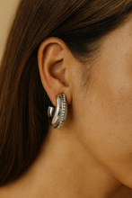 Load image into Gallery viewer, Glam Mary Earrings
