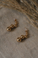 Load image into Gallery viewer, Bead earrings
